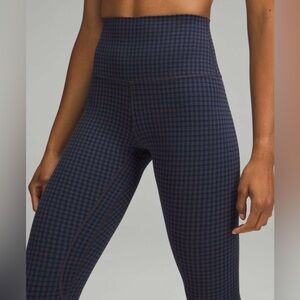 Lululemon Align High-Rise Pant 25"
Micro Houndstooth